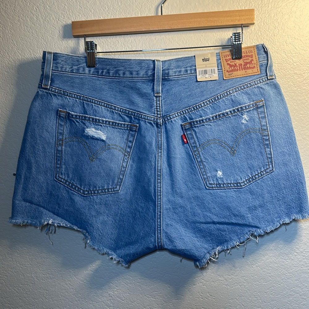 NWT Levi’s - 501® HIGH RISE Denim Cutoffs Shorts 33 Distressed Summer - Picture 4 of 6